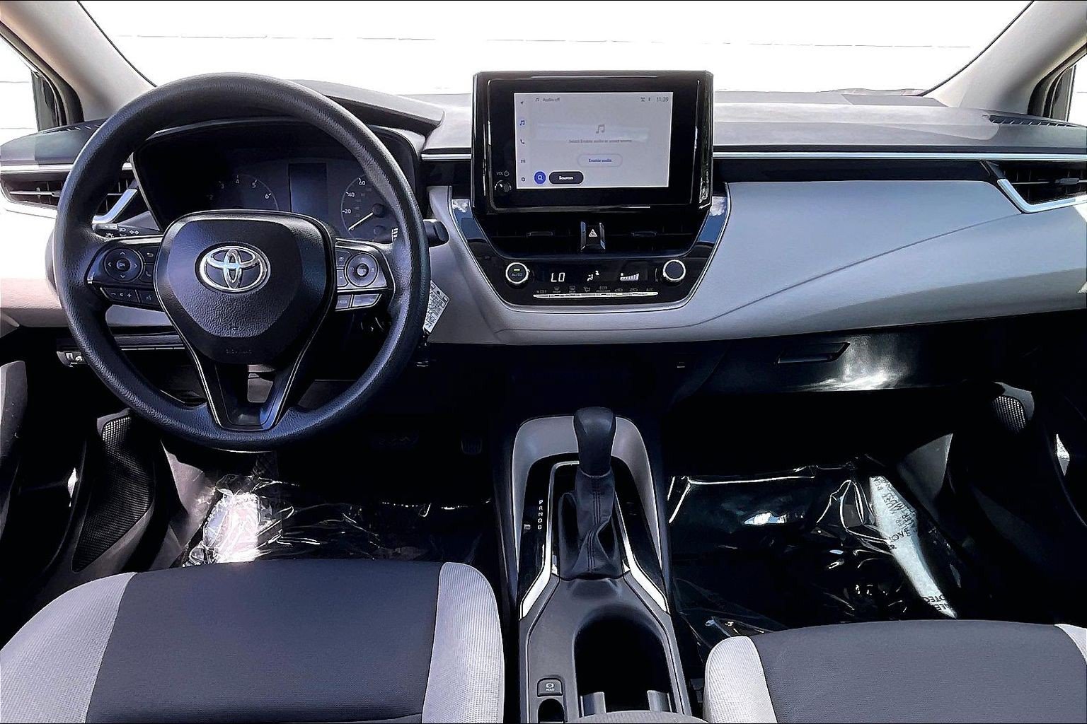 Used 2025 Toyota Corolla LE FWD image 19