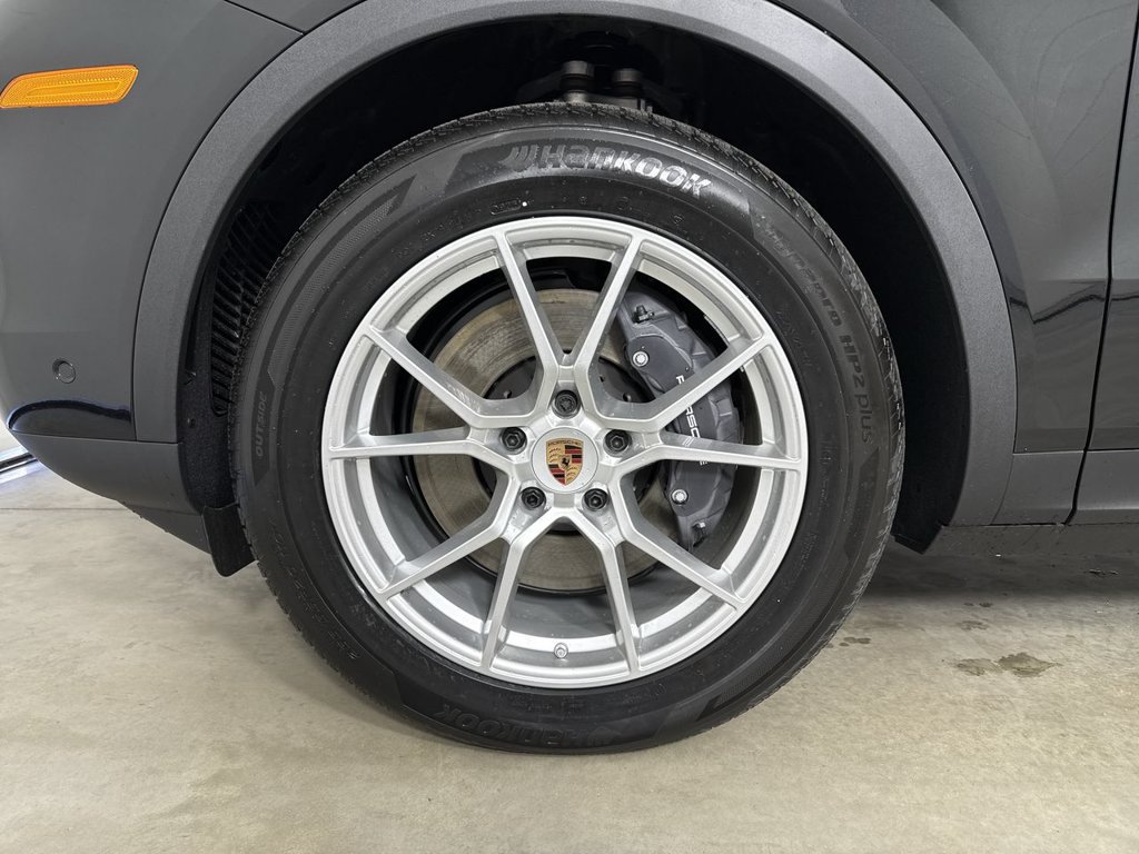 New 2026 Porsche Cayenne Coupe AWD/4WD image 13