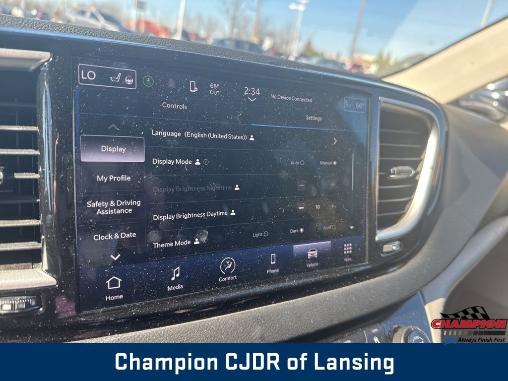 Used 2024 Chrysler Pacifica Touring-L FWD image 35