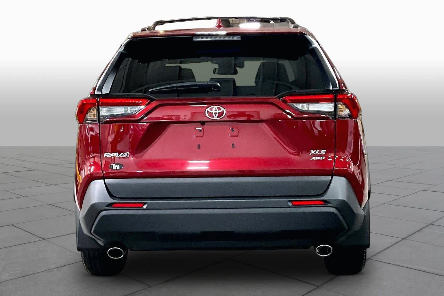 Used 2023 Toyota RAV4 XLE w/ Convenience Package AWD/4WD image 5