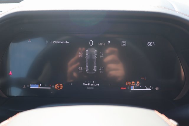 New 2025 Jeep Grand Cherokee Summit image 10