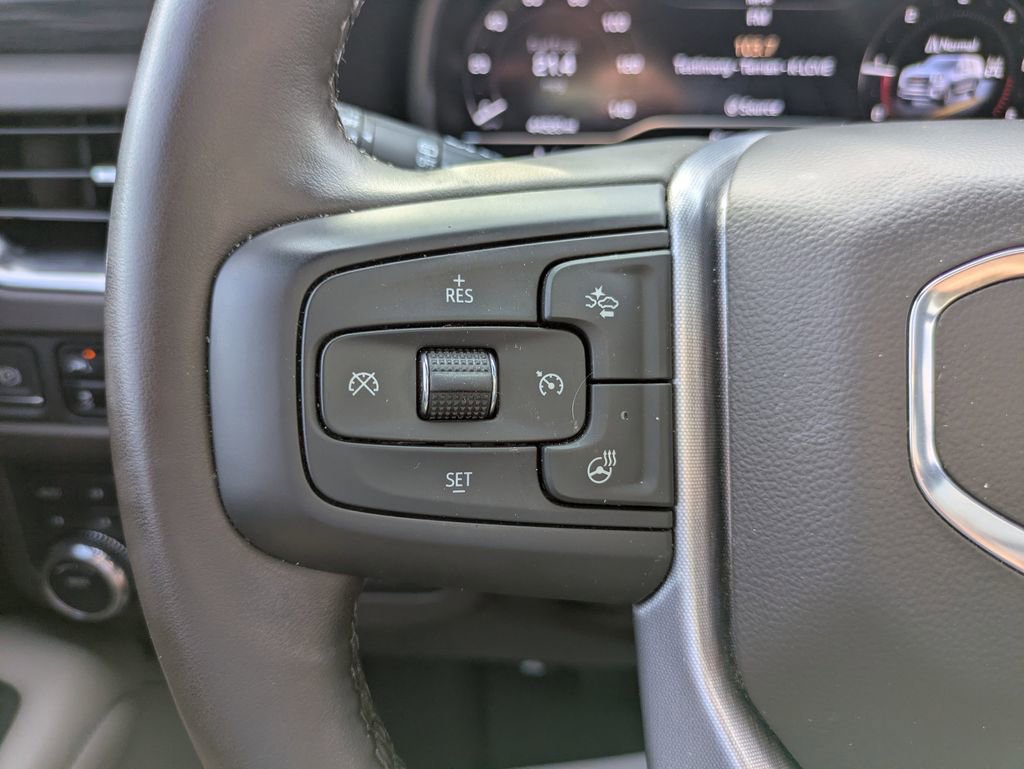 Used 2023 GMC Yukon XL SLT w/ SLT Premium Package image 20