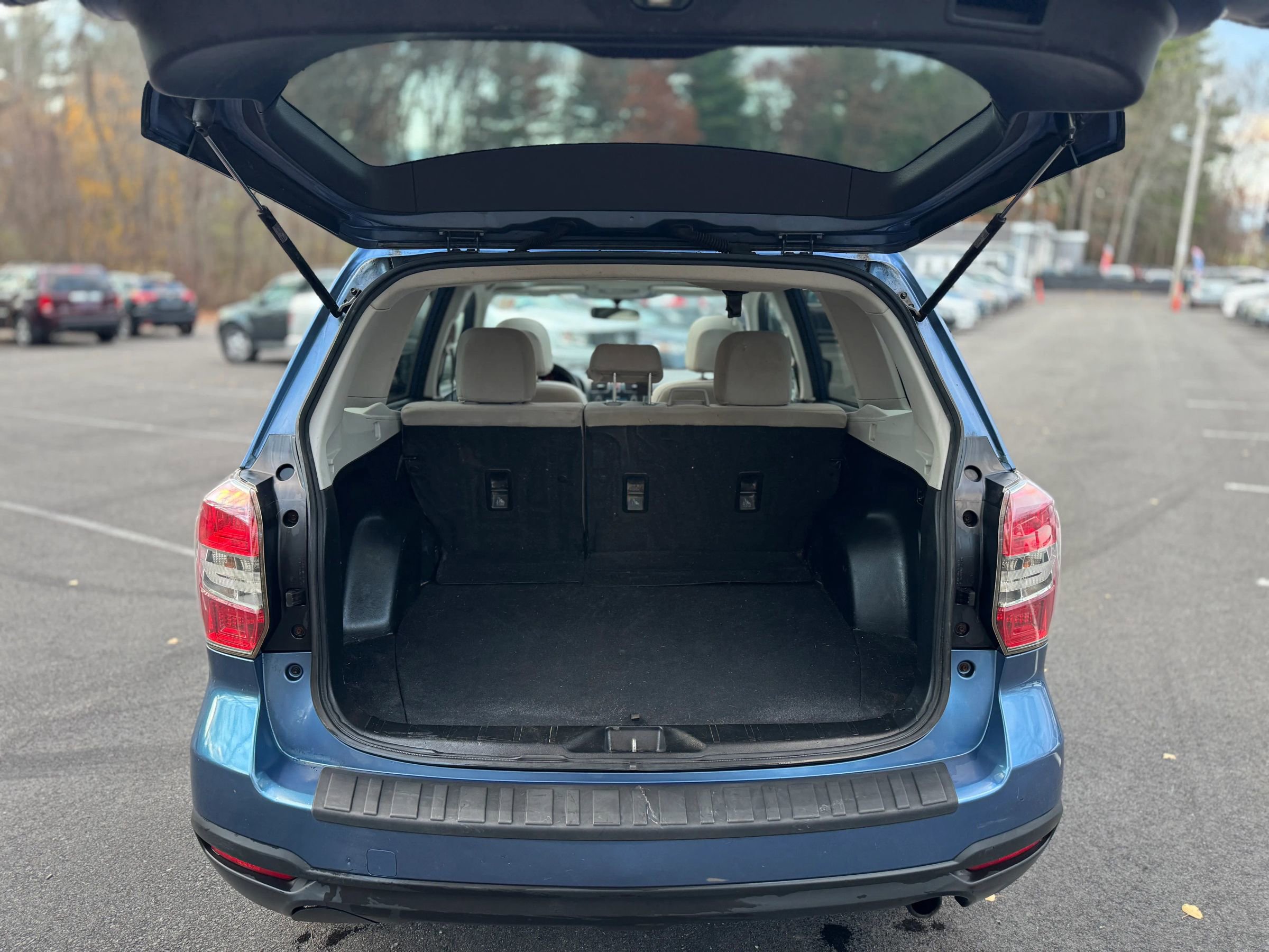 Used 2015 Subaru Forester 2.5i Premium w/ All-Weather Package image 10