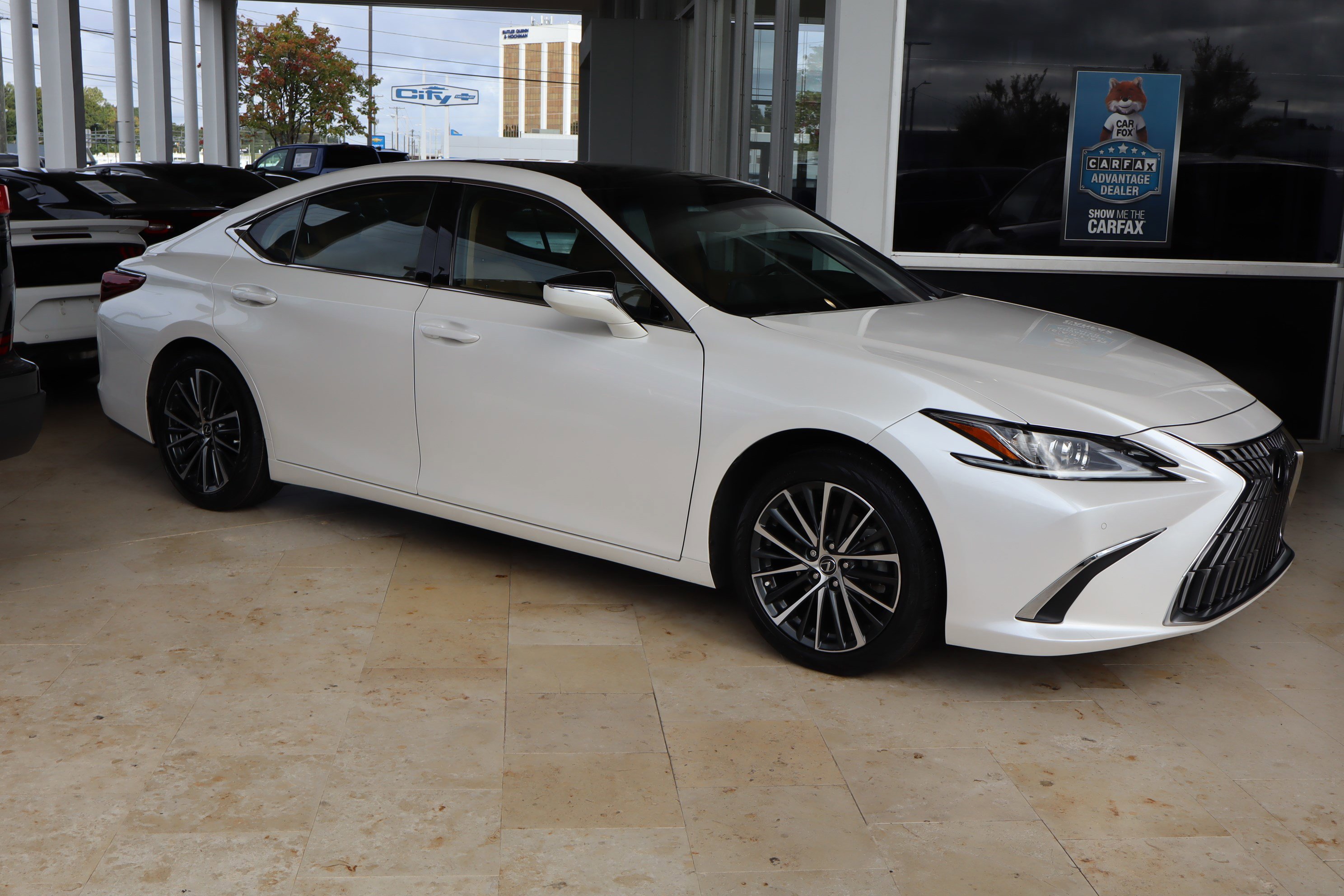 Used 2022 Lexus ES 350 w/ Premium Package image 9