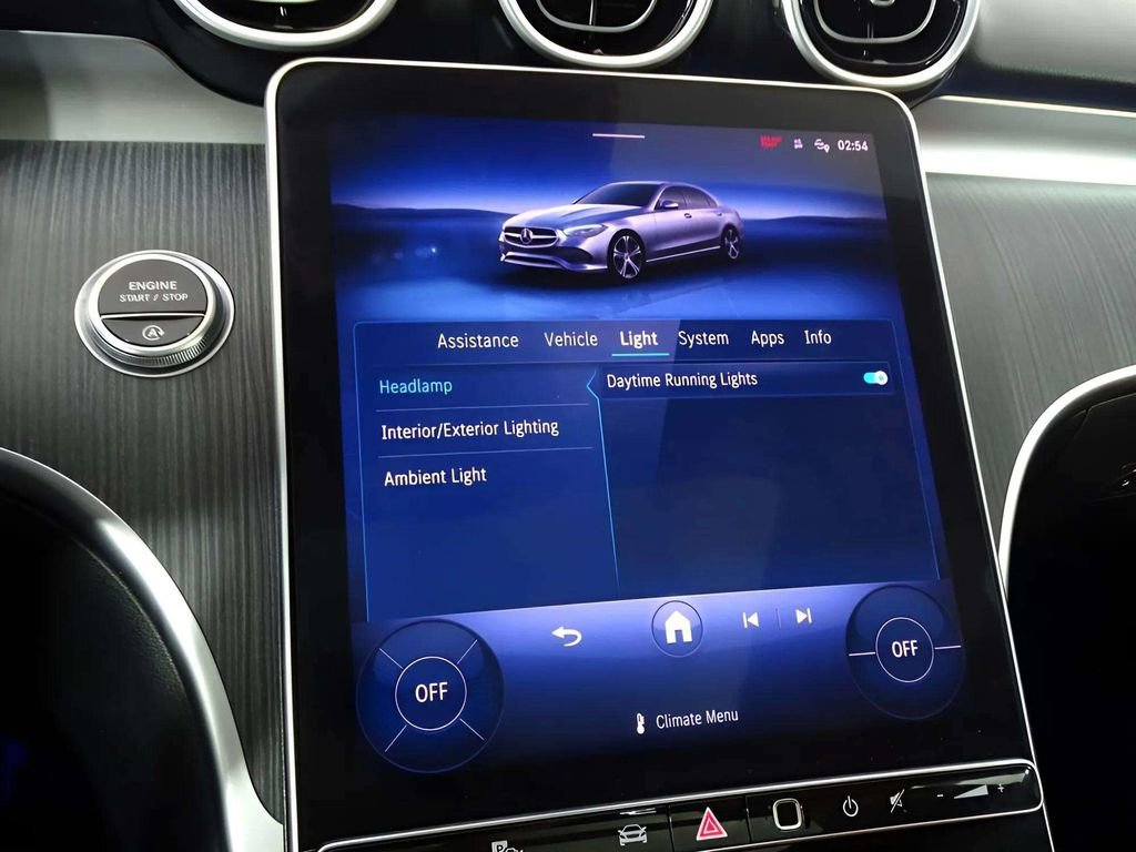 Used 2025 Mercedes-Benz C 300 4MATIC Sedan image 28