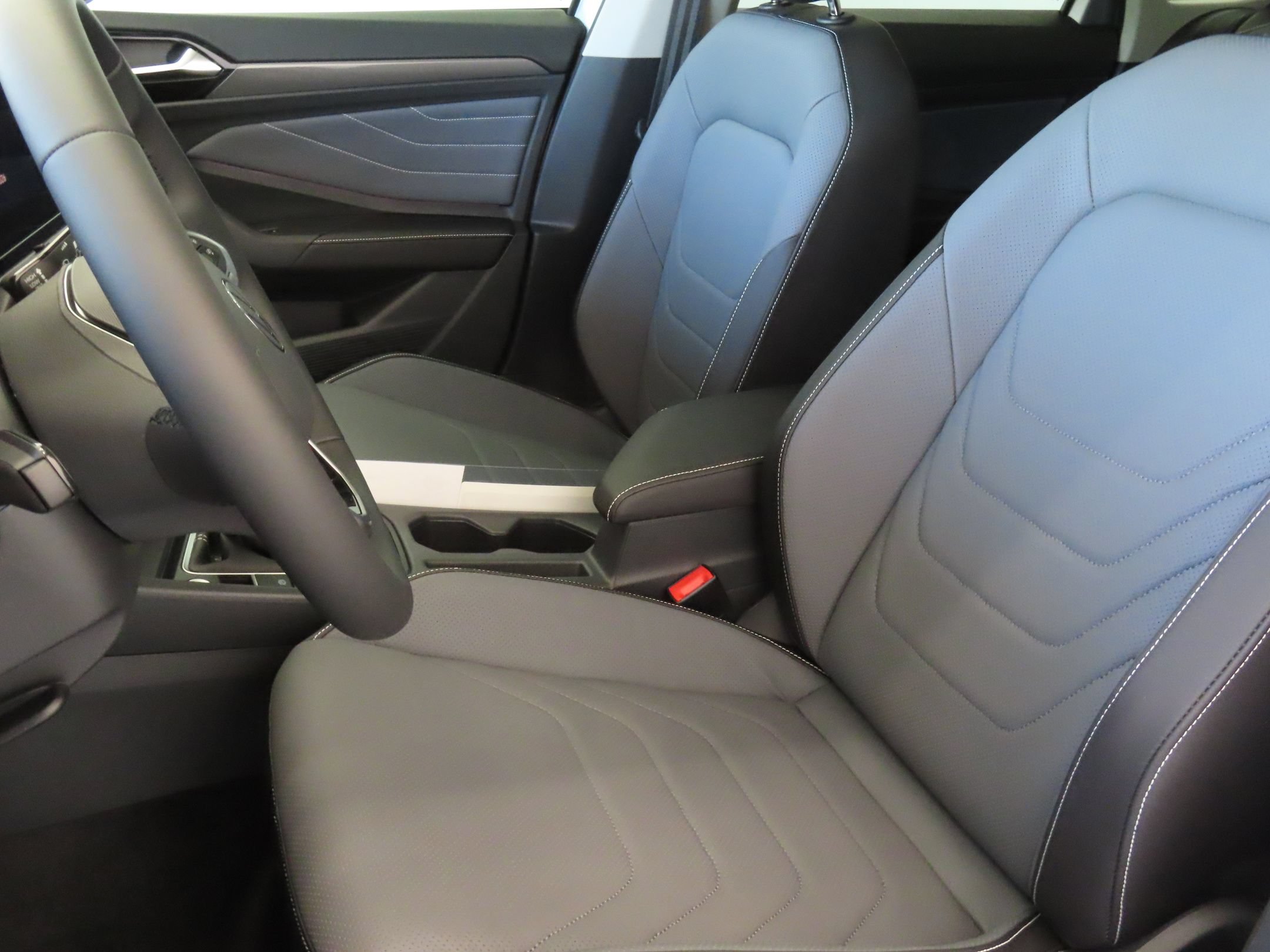 Used 2026 Volkswagen Jetta SEL FWD image 11