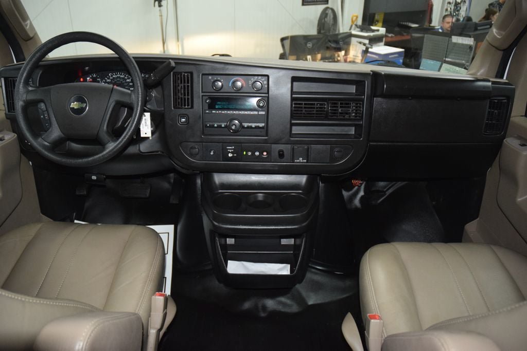 Used 2023 Chevrolet Express 3500 w/ Power Convenience Package RWD image 18