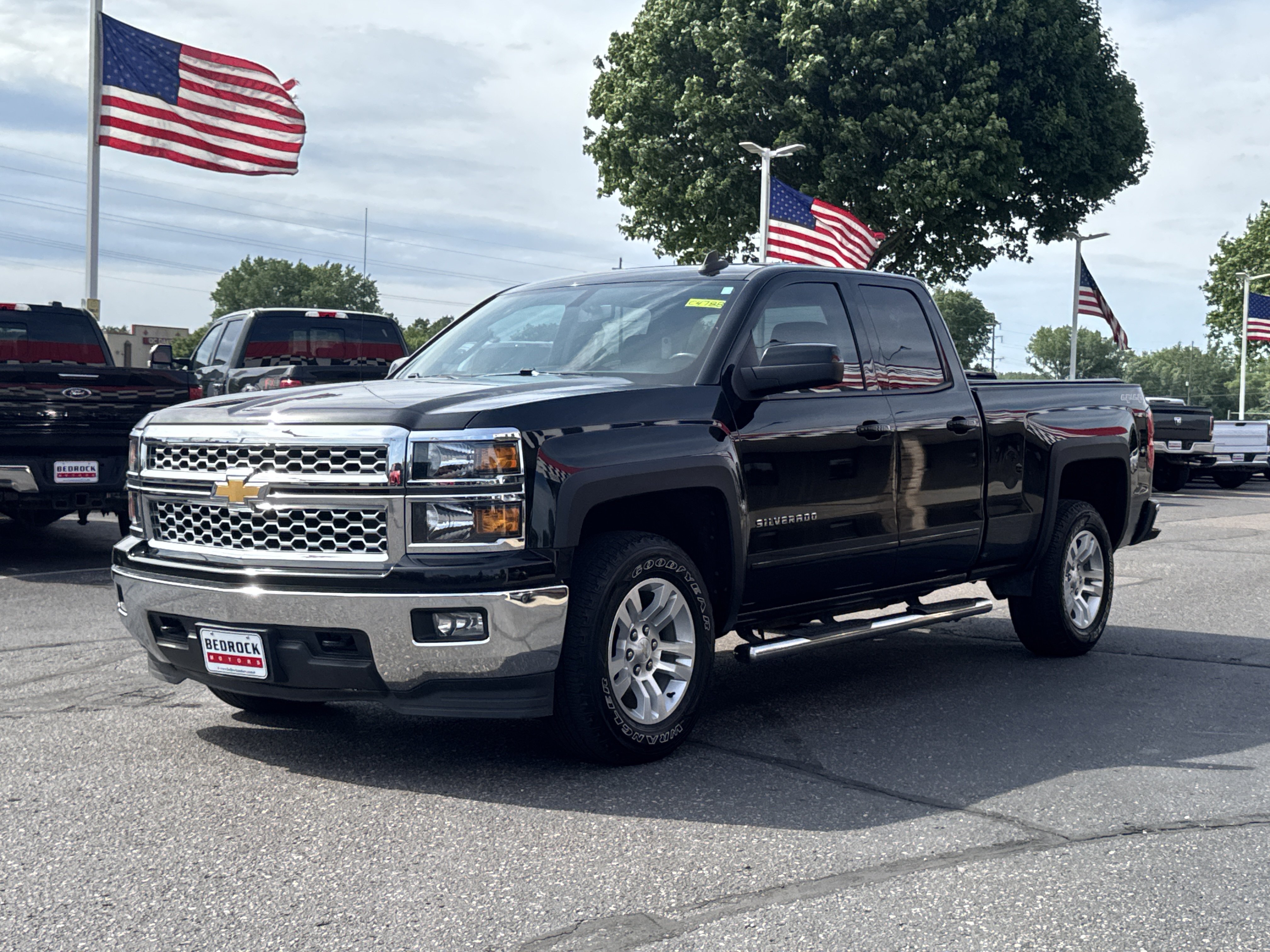Used 2015 Chevrolet Silverado 1500 LT w/ All Star Edition AWD/4WD image 3