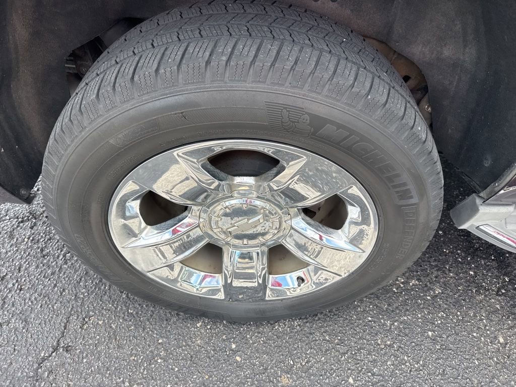 Used 2015 Chevrolet Tahoe LTZ AWD/4WD image 11
