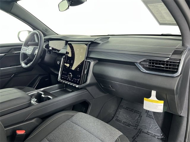 Used 2025 GMC Acadia Elevation image 30