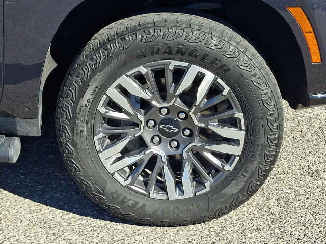 Used 2025 Chevrolet Tahoe Z71 AWD/4WD image 27