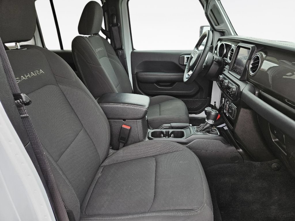 Used 2023 Jeep Wrangler Unlimited Sahara AWD/4WD image 33