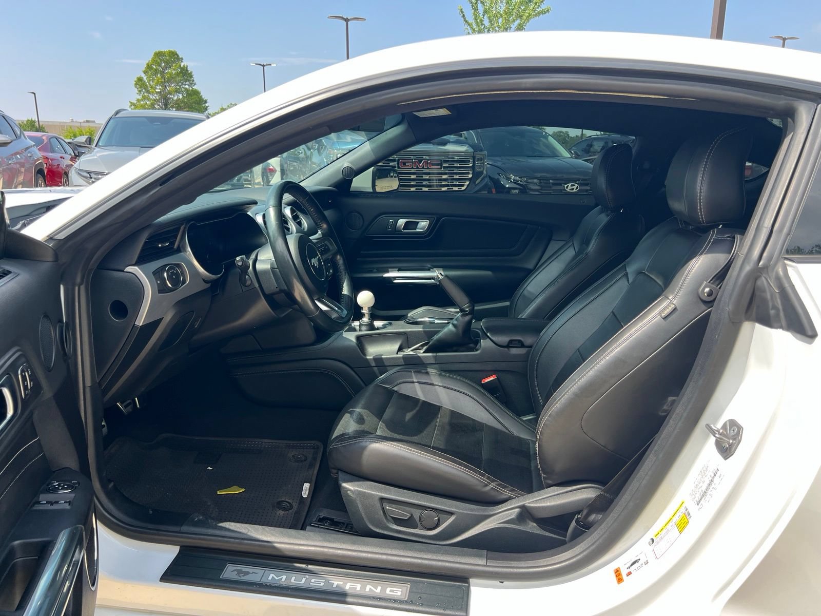Used 2022 Ford Mustang GT Premium w/ Equipment Group 401A RWD image 17