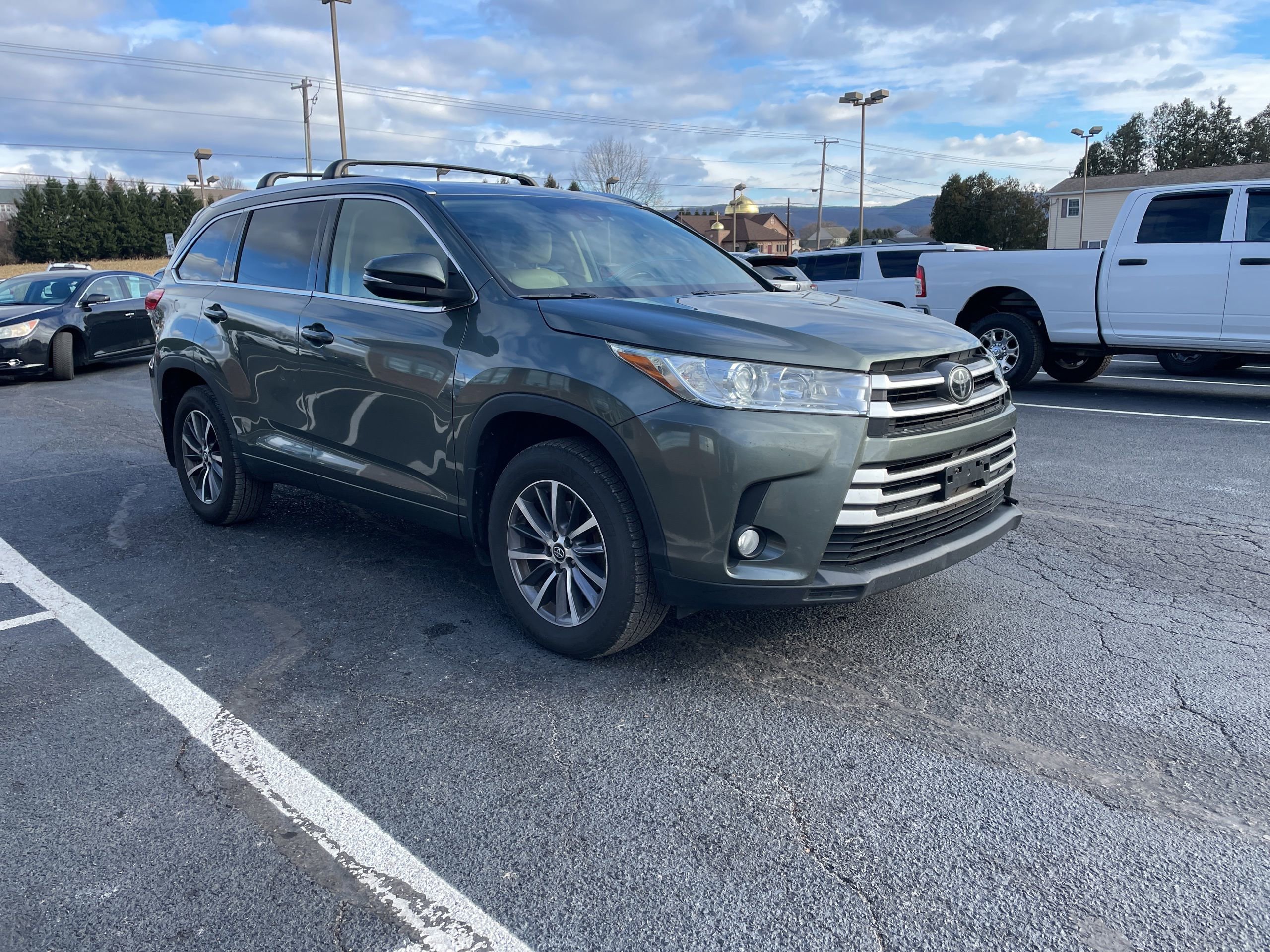 Used 2017 Toyota Highlander XLE image 7