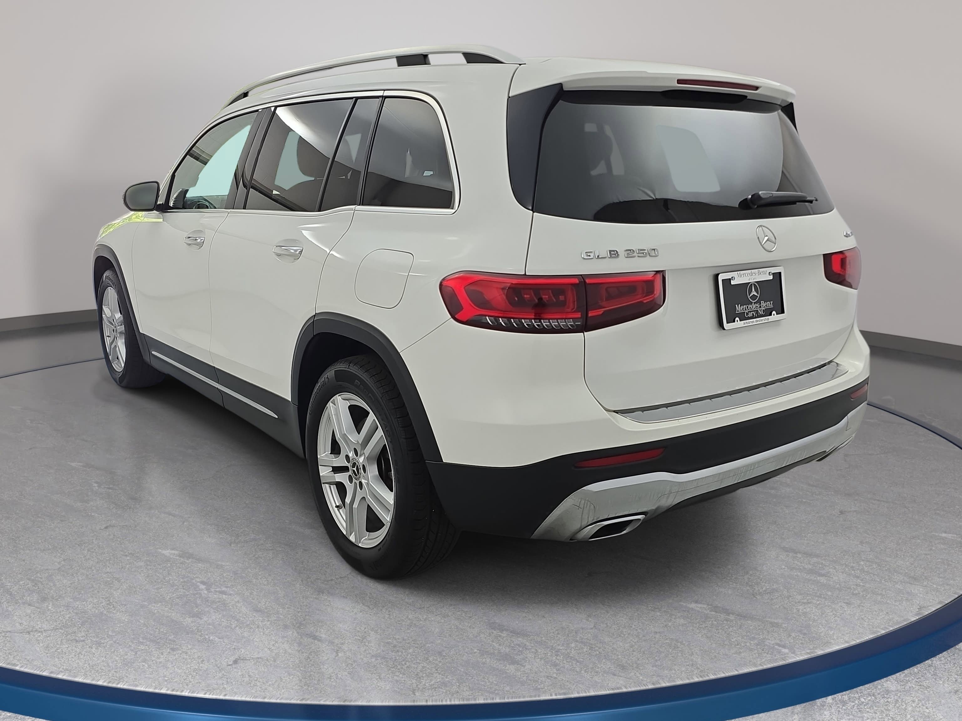 Used 2021 Mercedes-Benz GLB 250 4MATIC image 7