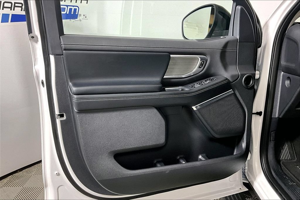 Certified 2025 Ford Expedition Max Platinum AWD/4WD image 18