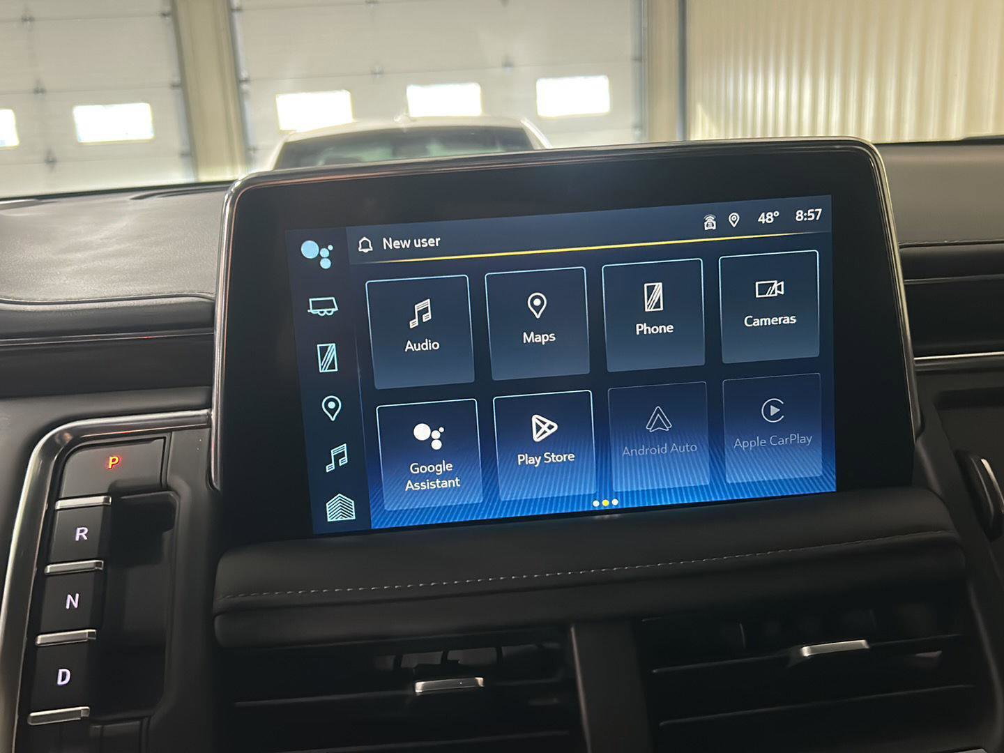 Used 2022 Chevrolet Suburban LT w/ Luxury Package image 18