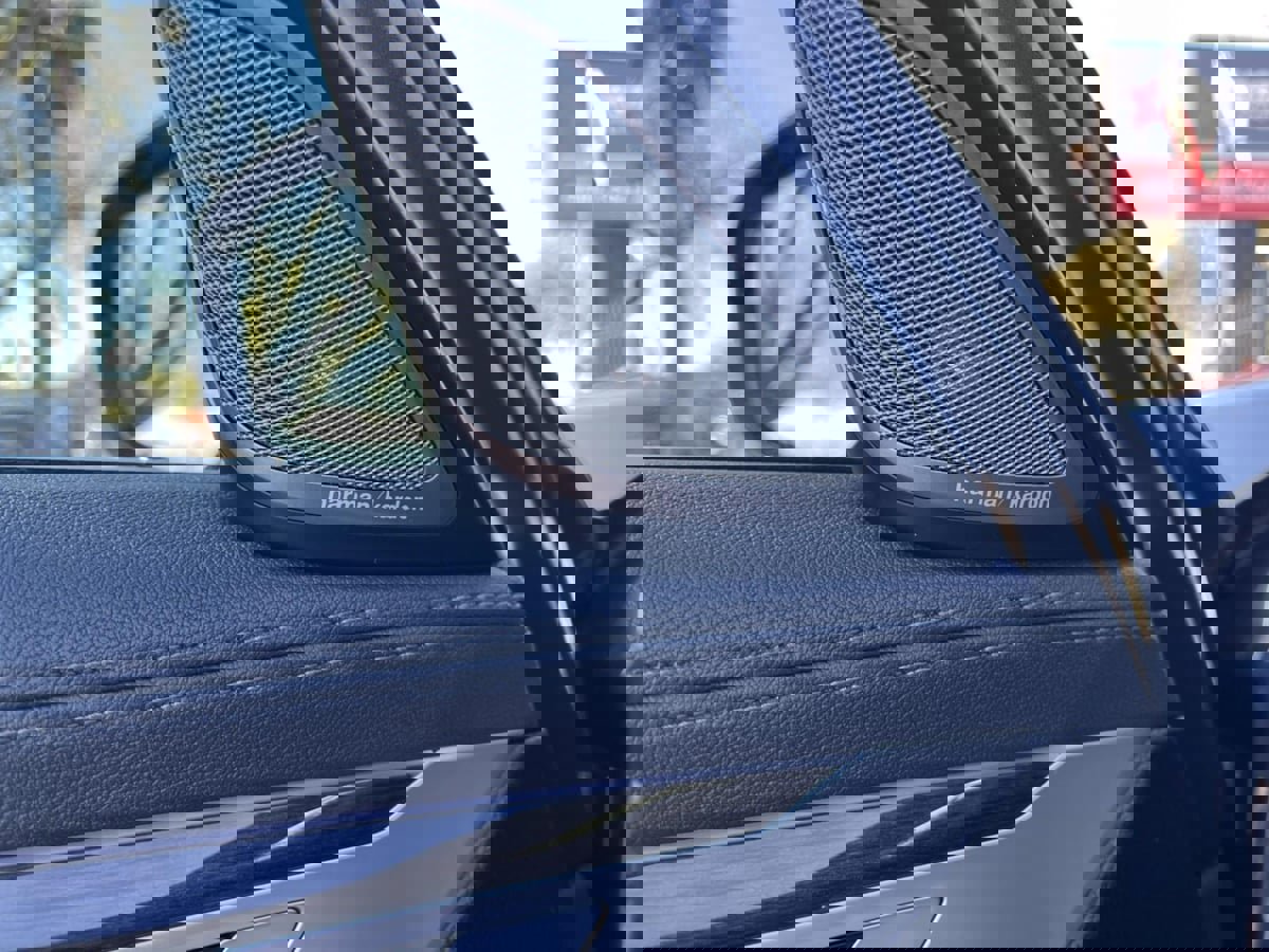 Used 2019 BMW 740i xDrive image 9