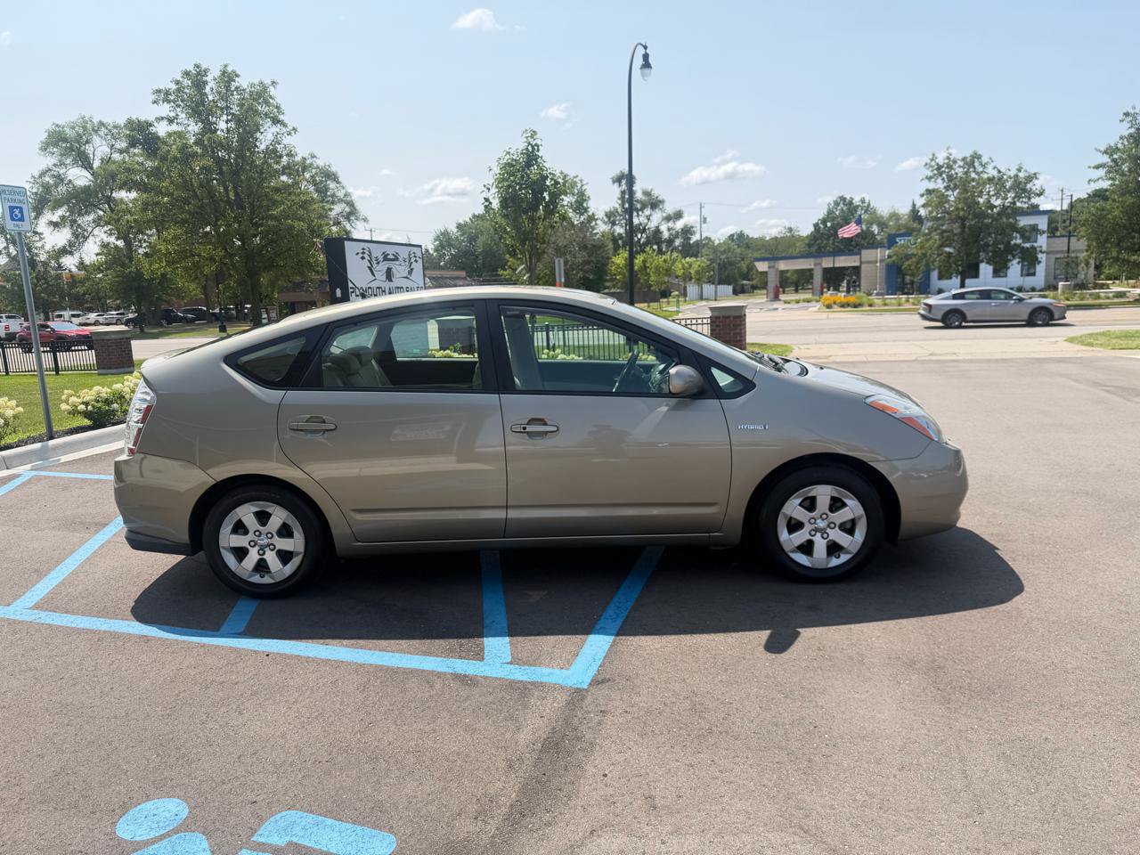 Used 2007 Toyota Prius w/ Pkg 1 FWD image 4