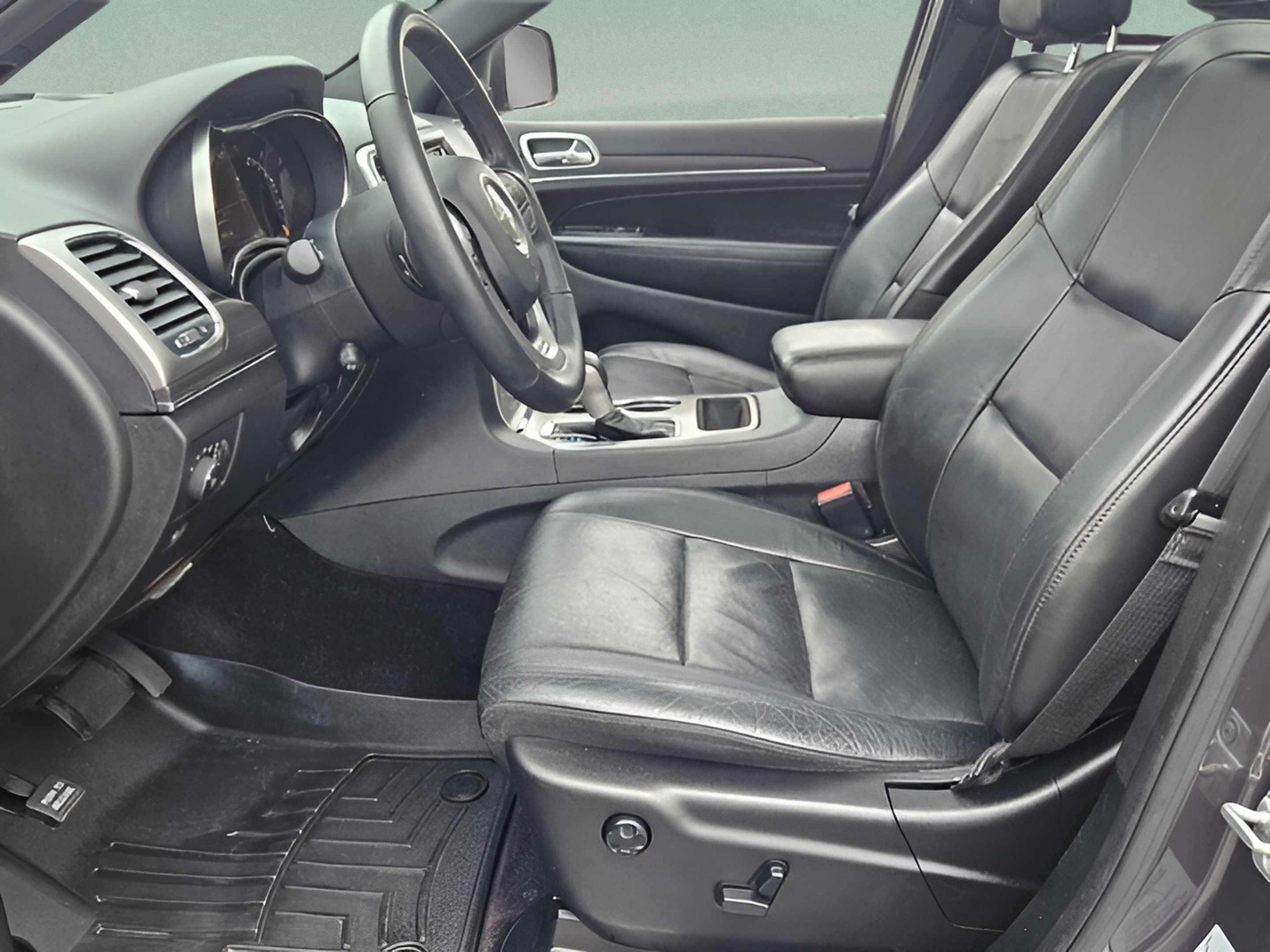Used 2018 Jeep Grand Cherokee Limited w/ Luxury Group II RWD image 12