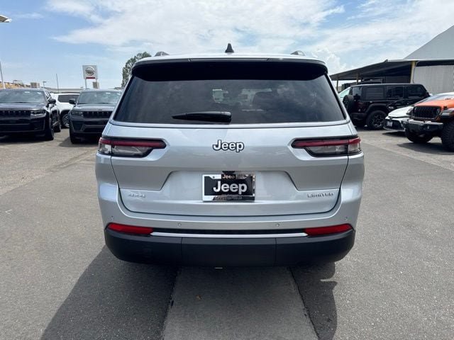 New 2026 Jeep Grand Cherokee L Limited w/ Trailer Tow Package AWD/4WD image 4