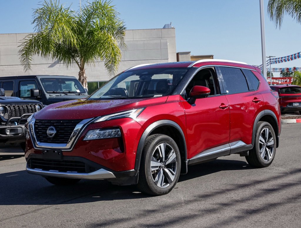 Used 2023 Nissan Rogue Platinum w/ Platinum Premium Package image 3