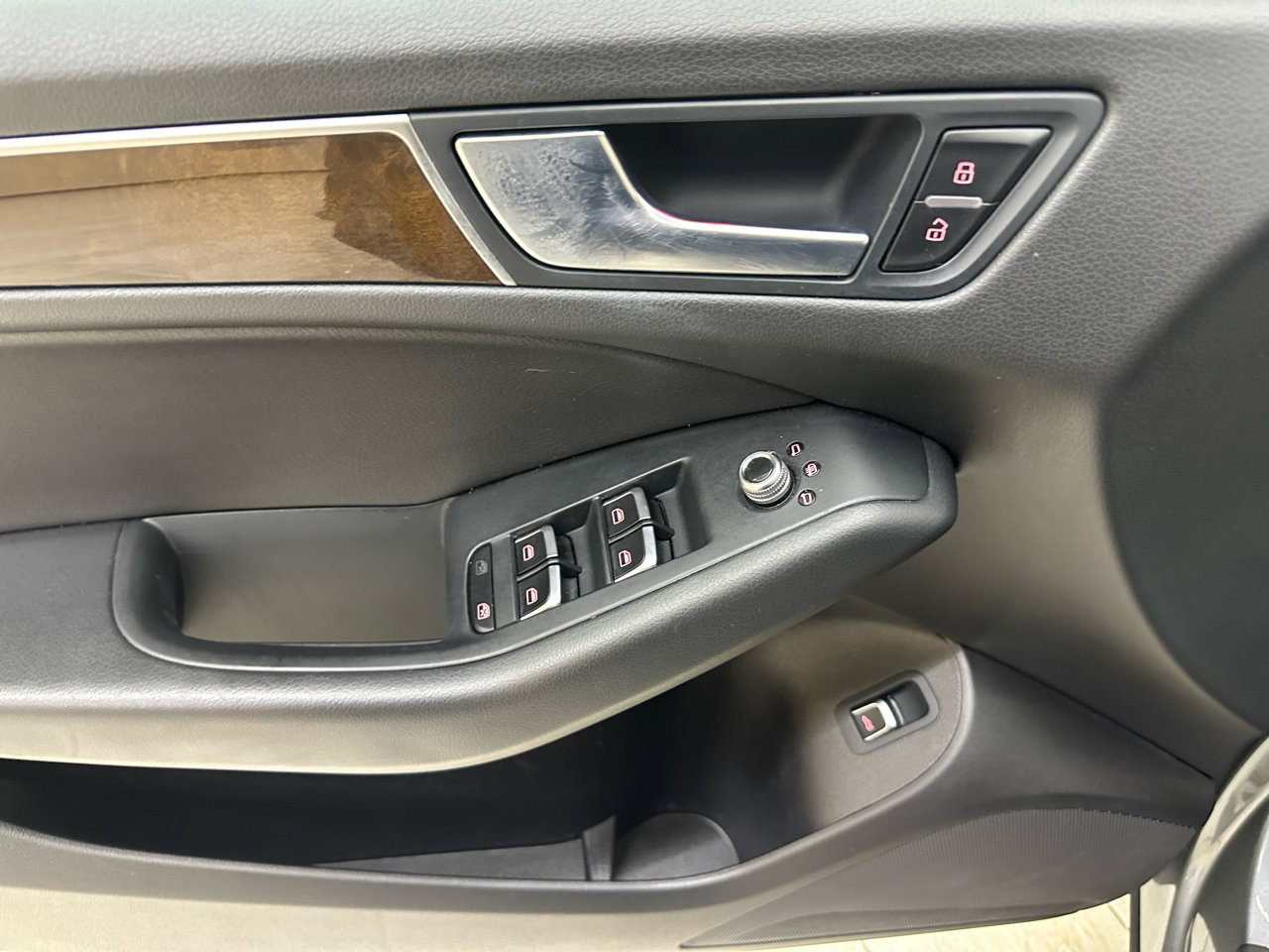 Used 2017 Audi Q5 2.0T Premium image 16