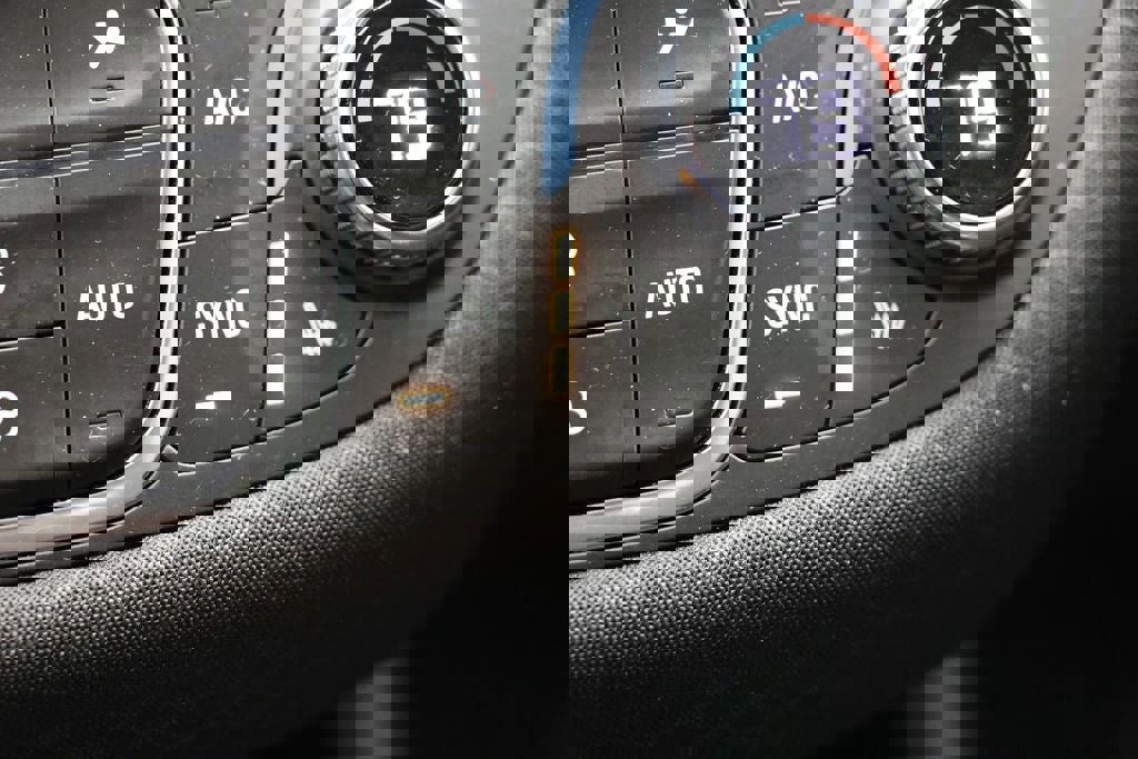 Used 2024 Chevrolet Malibu LT image 24