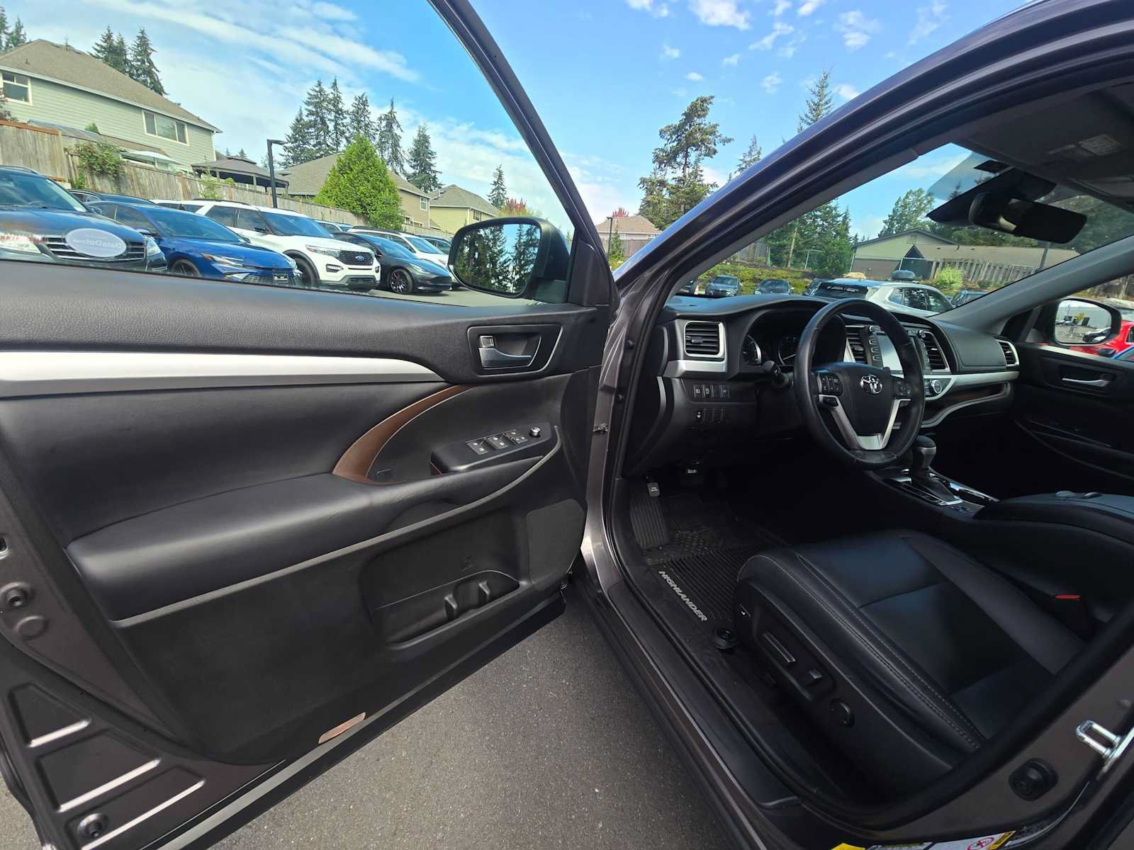 Used 2019 Toyota Highlander XLE AWD/4WD image 20