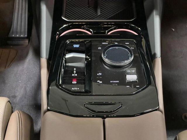 Certified 2026 BMW i5 eDrive40 w/ Premium Package AWD/4WD image 24