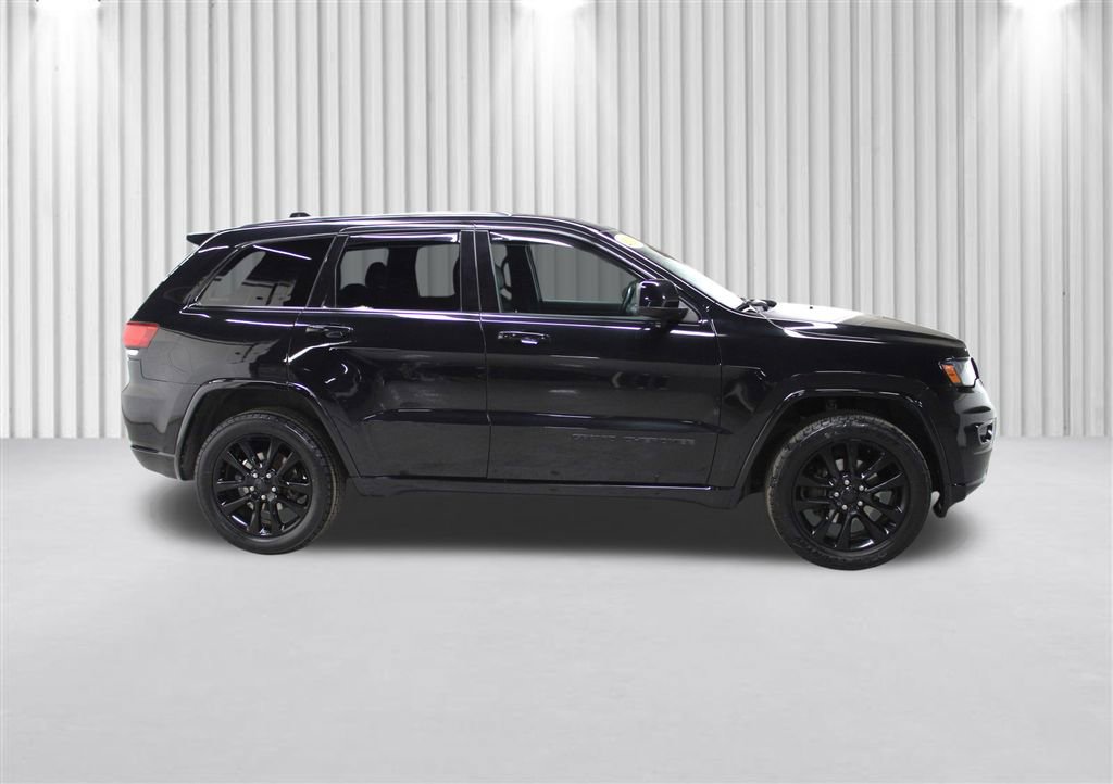Used 2018 Jeep Grand Cherokee Altitude image 2