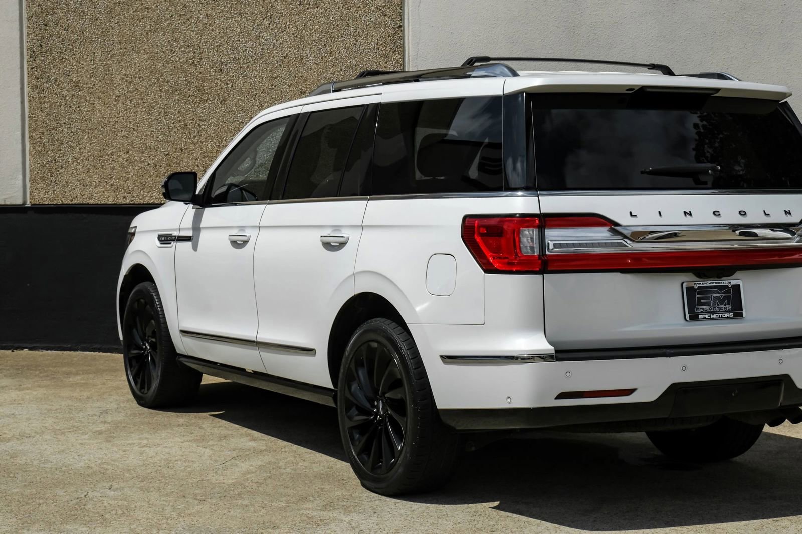 Used 2020 Lincoln Navigator Black Label w/ Cargo Convenience Package AWD/4WD image 13