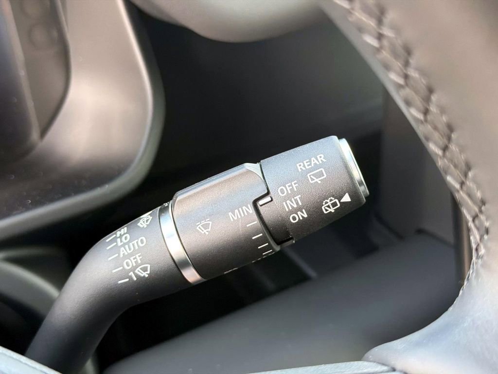 New 2026 Land Rover Defender 110 X-Dynamic SE image 31