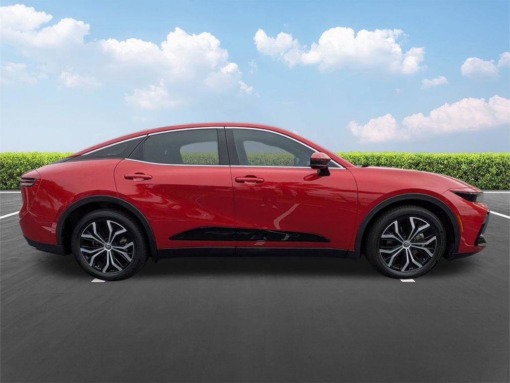 Used 2023 Toyota Crown Limited image 3