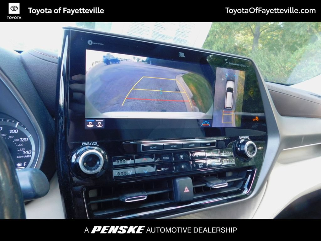 Used 2021 Toyota Highlander Limited FWD image 5