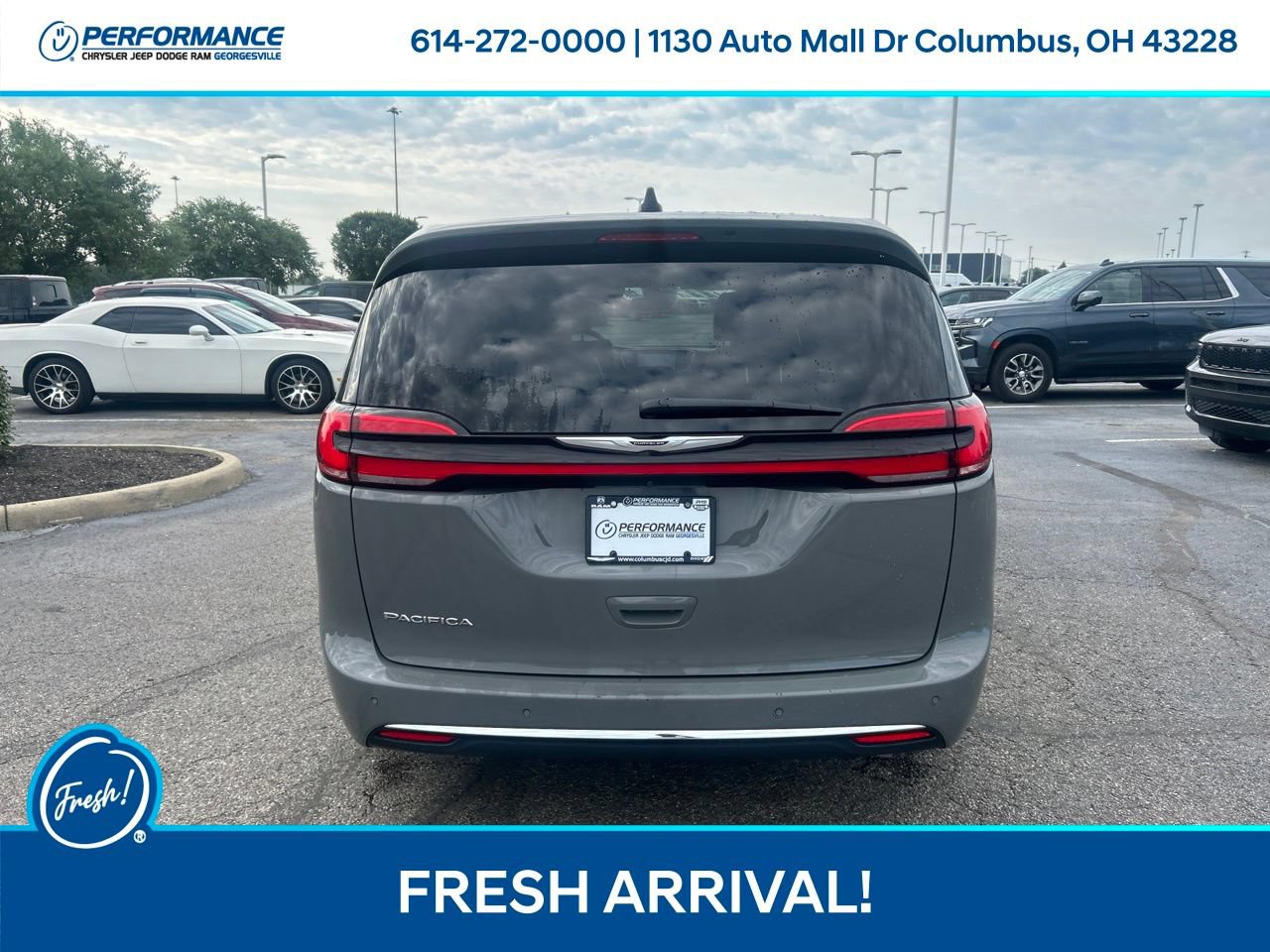 Used 2025 Chrysler Pacifica Select FWD image 5
