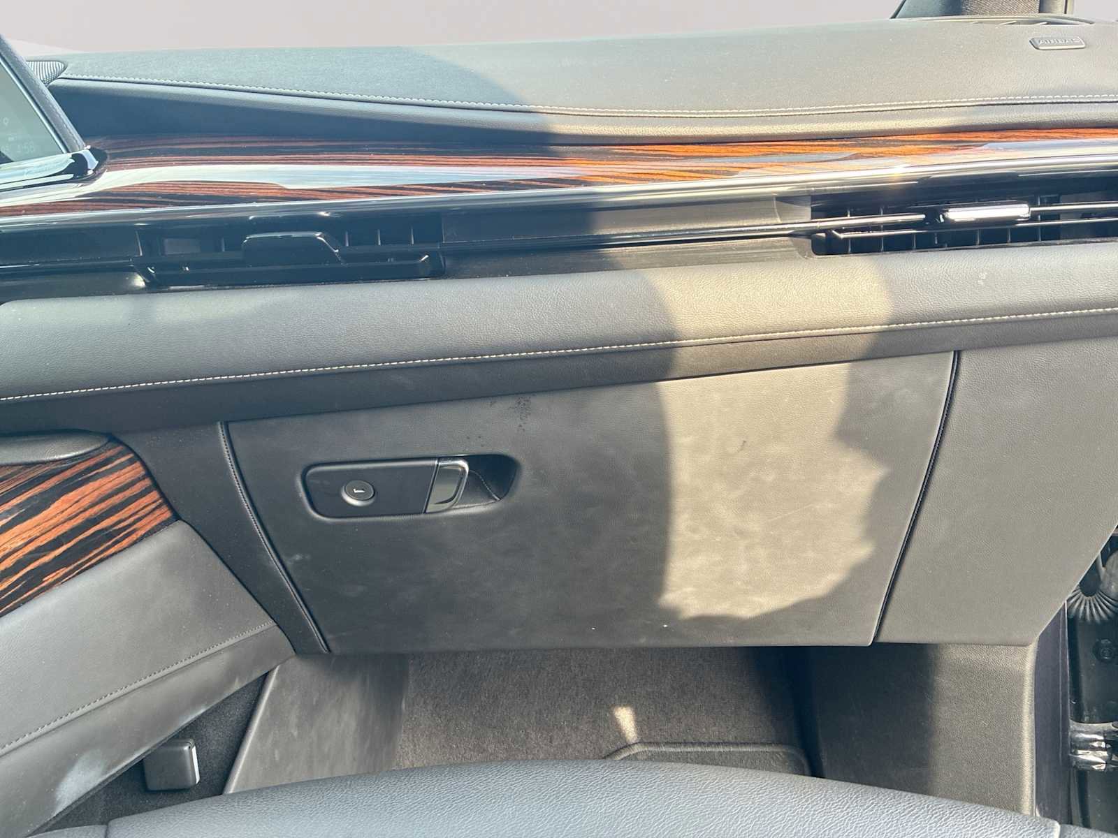 Certified 2024 Cadillac Escalade ESV Luxury image 29