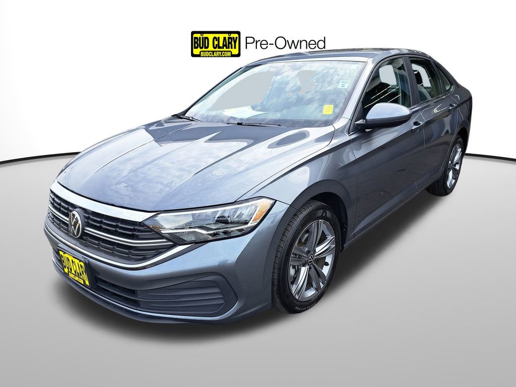 Used 2024 Volkswagen Jetta SE image 1