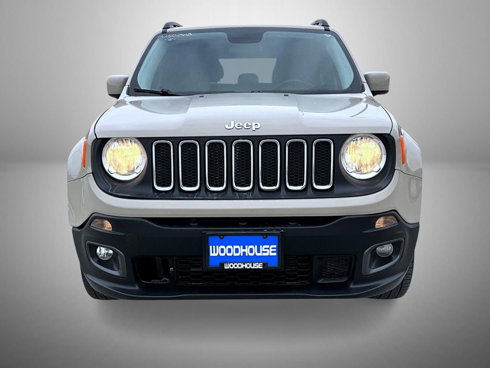 Used 2016 Jeep Renegade Latitude image 2