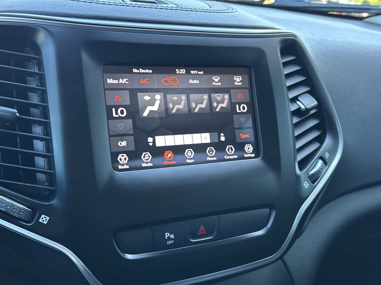 Used 2019 Jeep Cherokee Latitude Plus AWD/4WD image 16