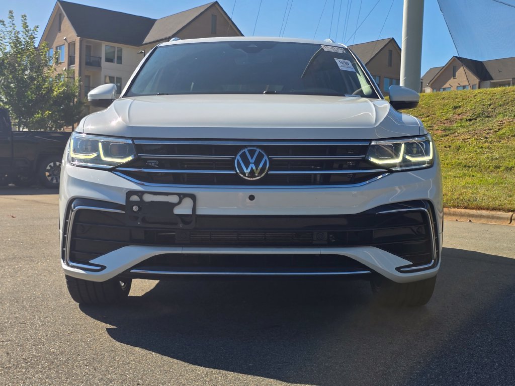 Used 2022 Volkswagen Tiguan SEL R-Line AWD/4WD image 6