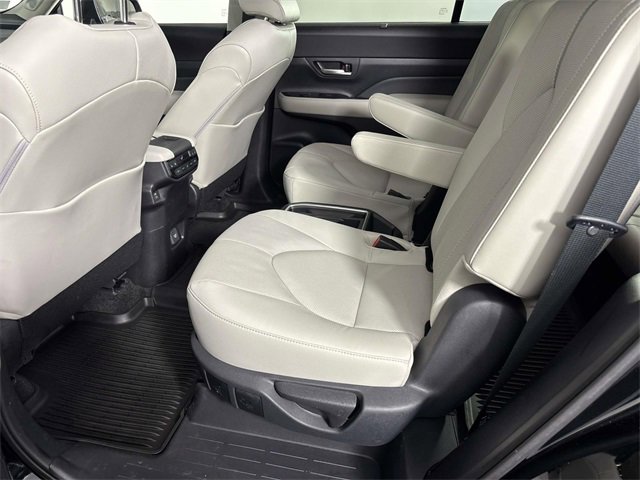 Used 2024 Toyota Grand Highlander Platinum image 13