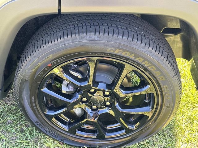 New 2026 Jeep Compass Latitude AWD/4WD image 17