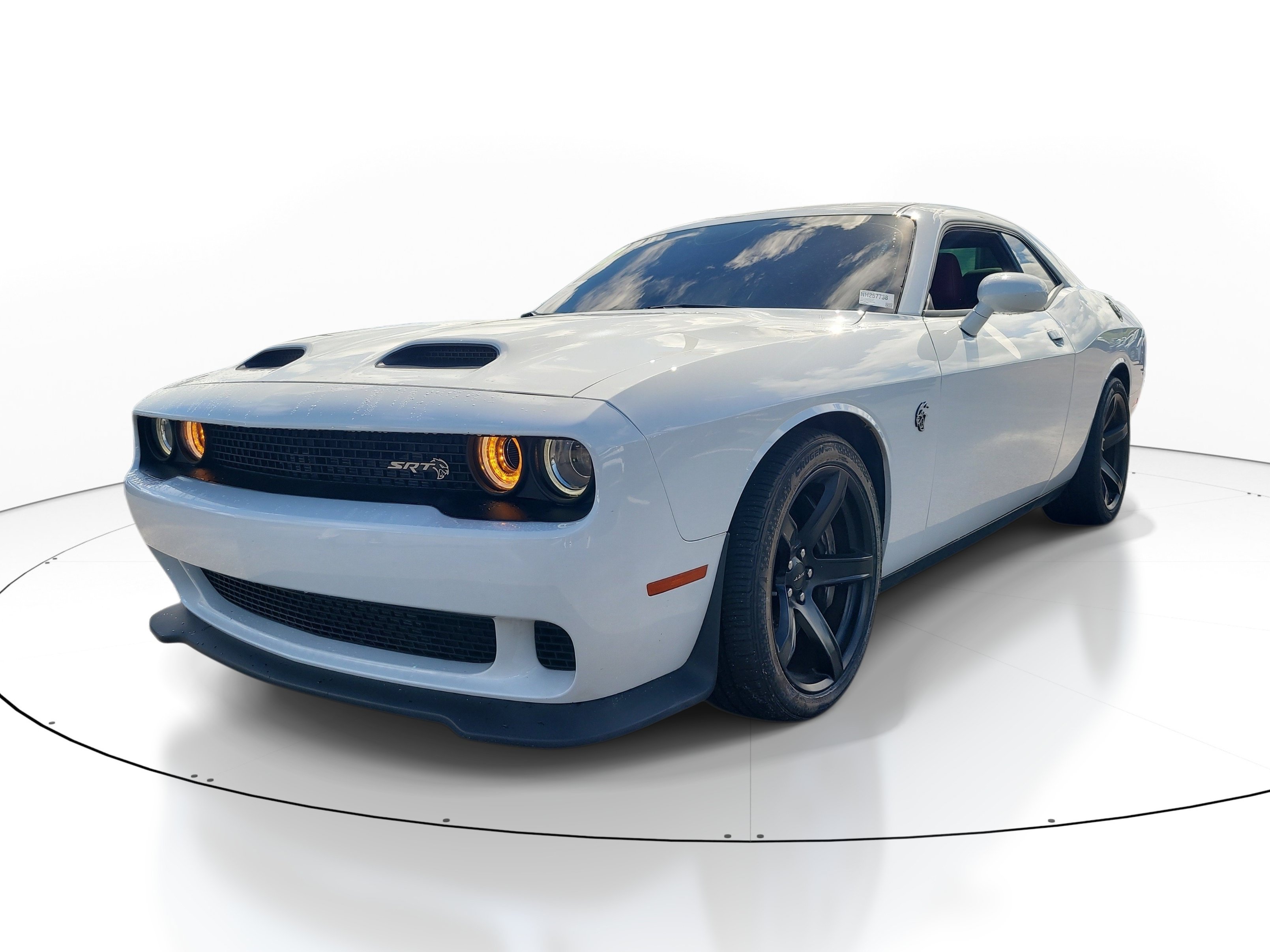 Used 2022 Dodge Challenger SRT Hellcat w/ Plus Package RWD image 4