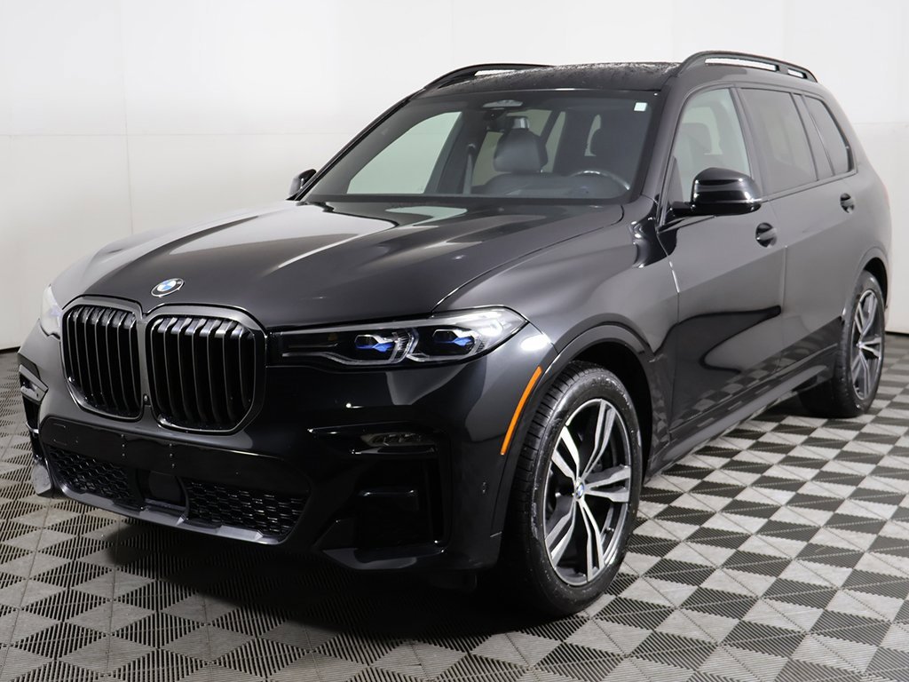 Used 2022 BMW X7 M50i image 12