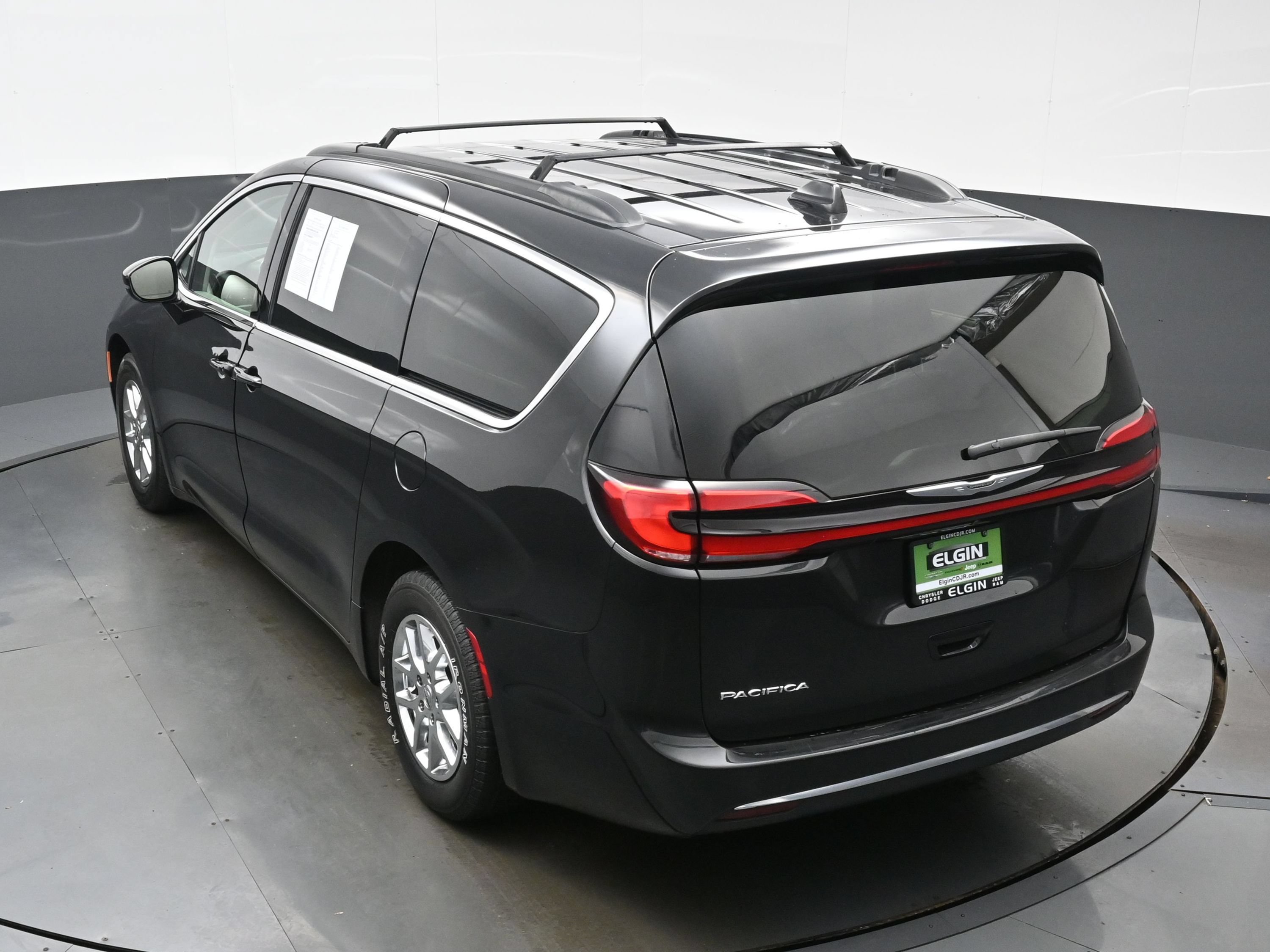 Used 2022 Chrysler Pacifica Touring-L FWD image 38