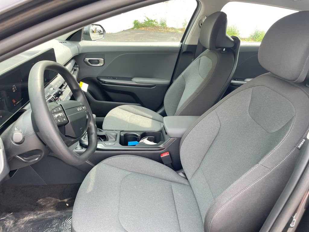 Used 2025 Kia K4 FWD image 37