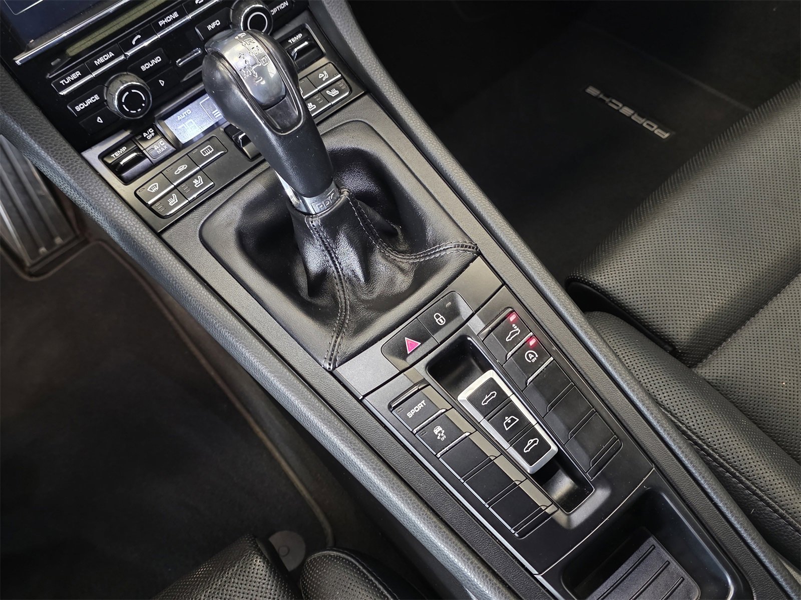 Used 2015 Porsche 911 Carrera image 21