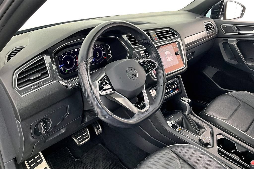 Used 2022 Volkswagen Tiguan SEL R-Line AWD/4WD image 16