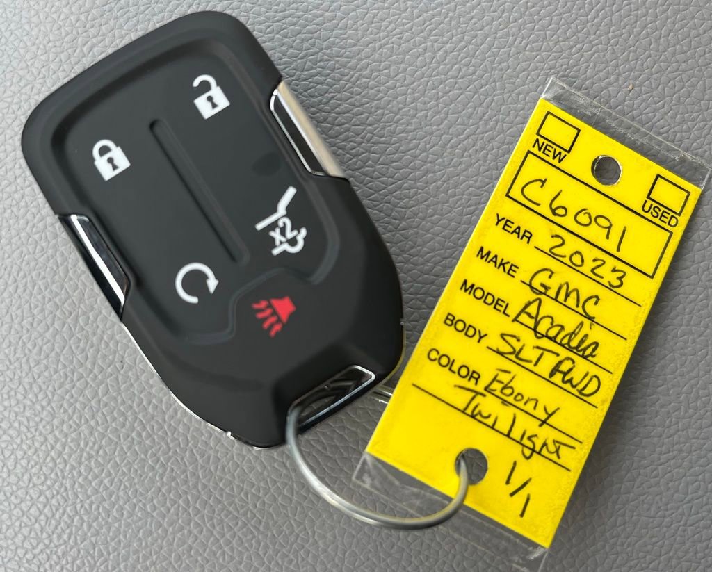 Certified 2023 GMC Acadia SLT image 24